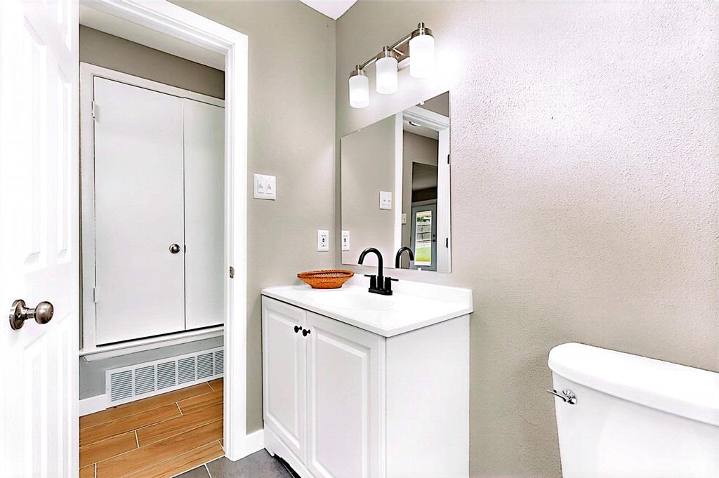 6600 Cervantes Avenue Property Photo 15