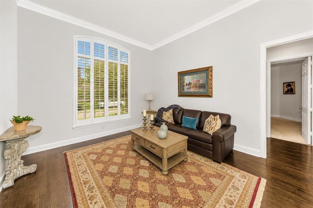 1105 Woodhaven Drive Property Photo 5