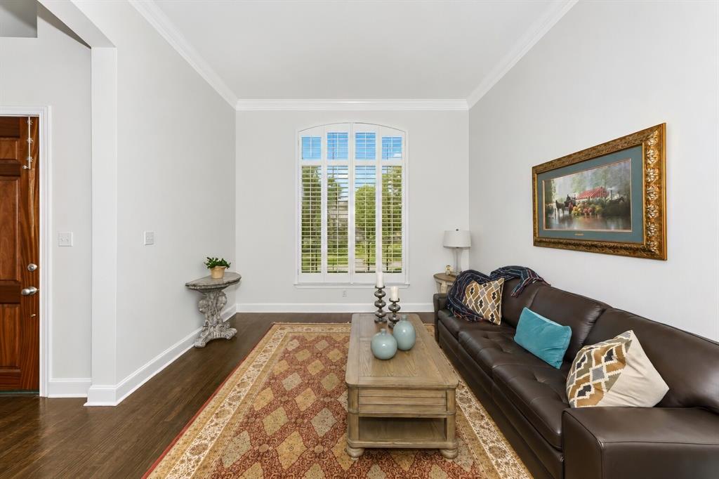 1105 Woodhaven Drive Property Photo 6