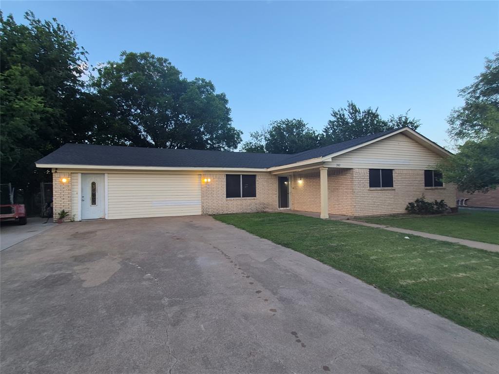 243 Weldon Drive Property Photo 2