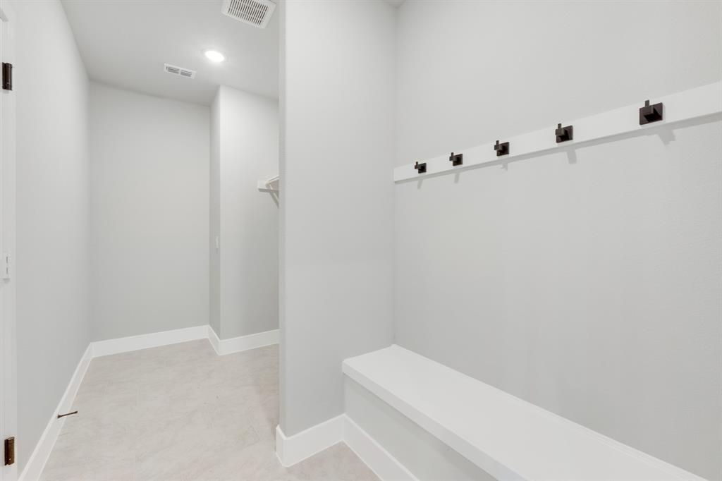 216 Seminole Trail Property Photo 18