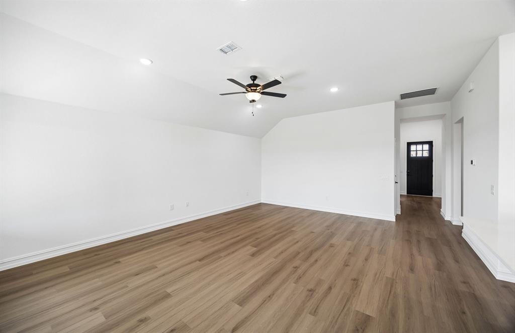 1117 Clayton Street Property Photo 7