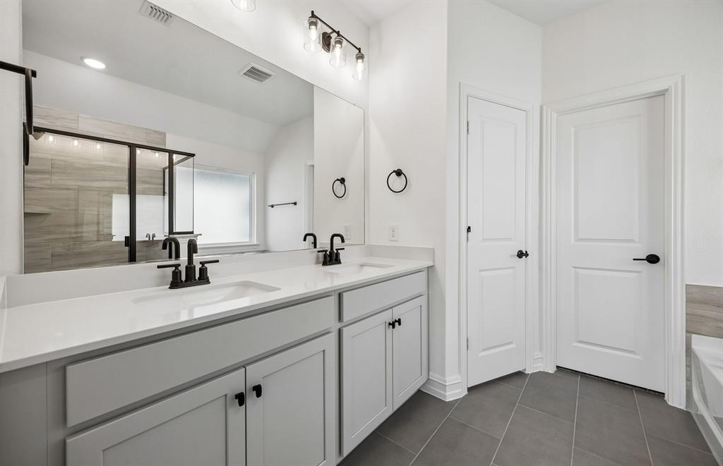 1117 Clayton Street Property Photo 11