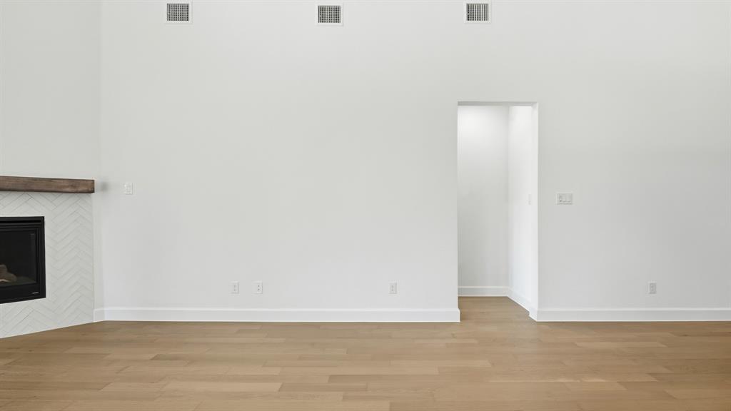 4721 Floral Fields Property Photo 9