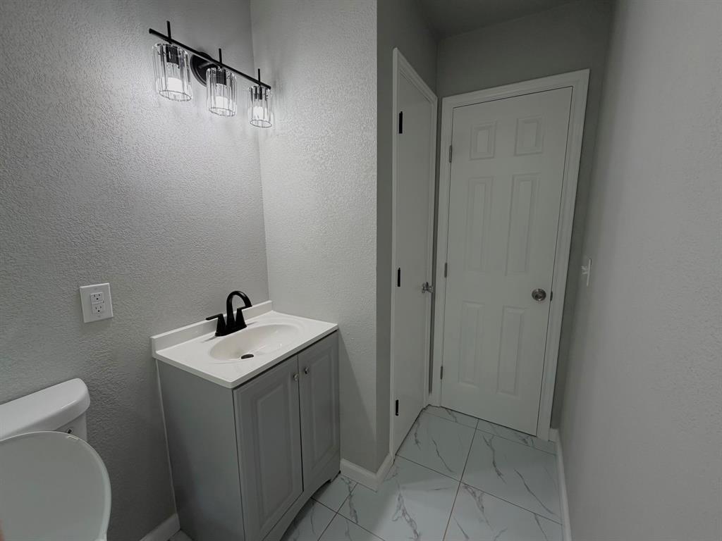 628 W 3rd Street Property Photo 13