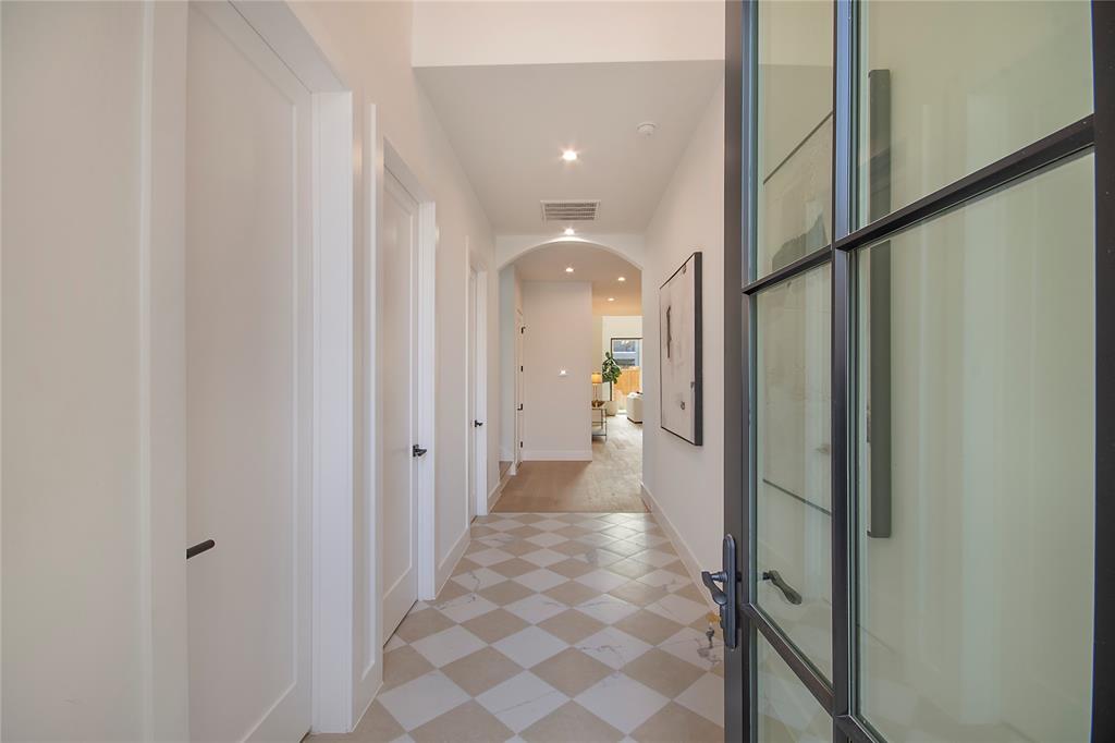 6628 Lockheed Avenue Property Photo 4