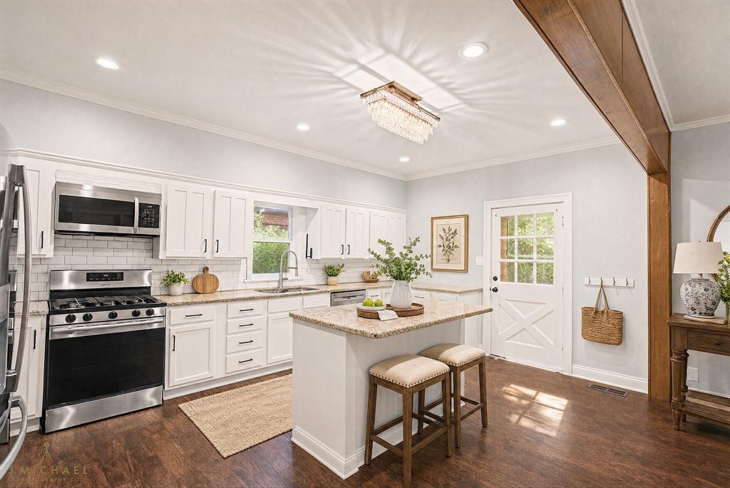 420 Forest Avenue Property Photo 3