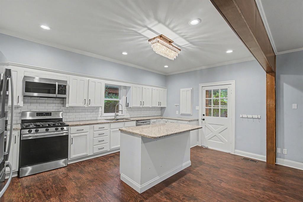 420 Forest Avenue Property Photo 10