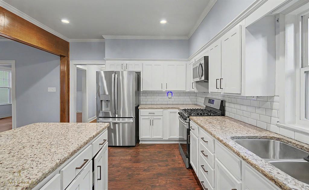 420 Forest Avenue Property Photo 12
