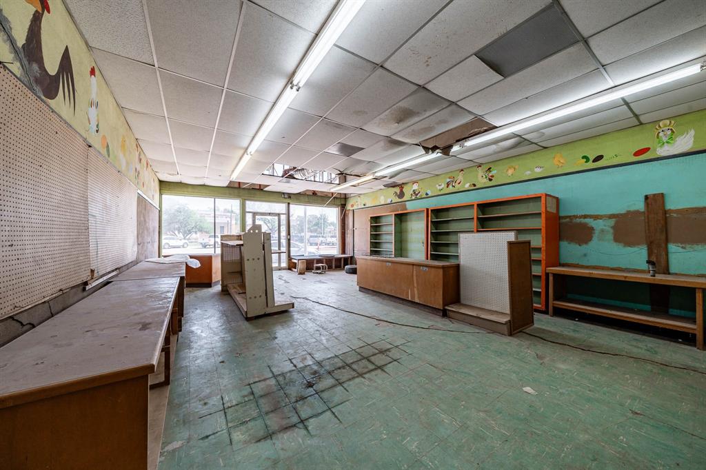 114 E Hamilton Street Property Photo 8