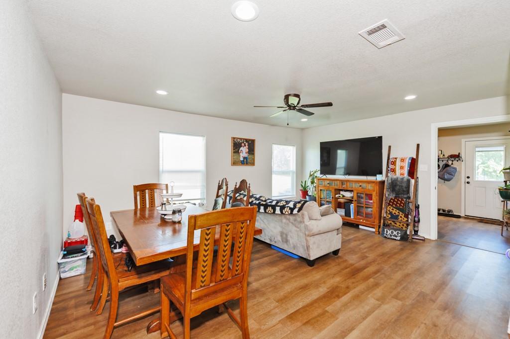 709 W Live Oak Street Property Photo 1