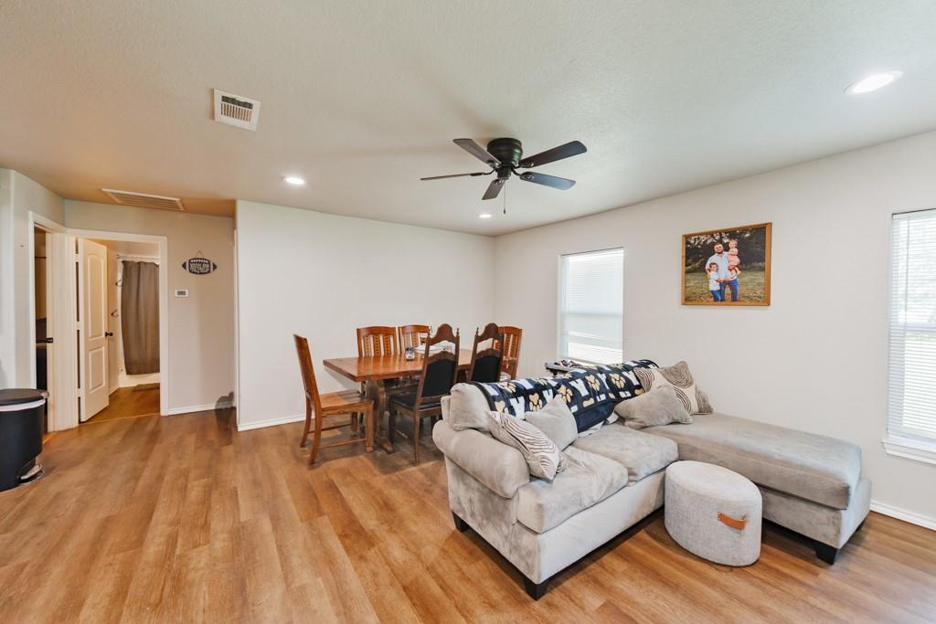 709 W Live Oak Street Property Photo 16