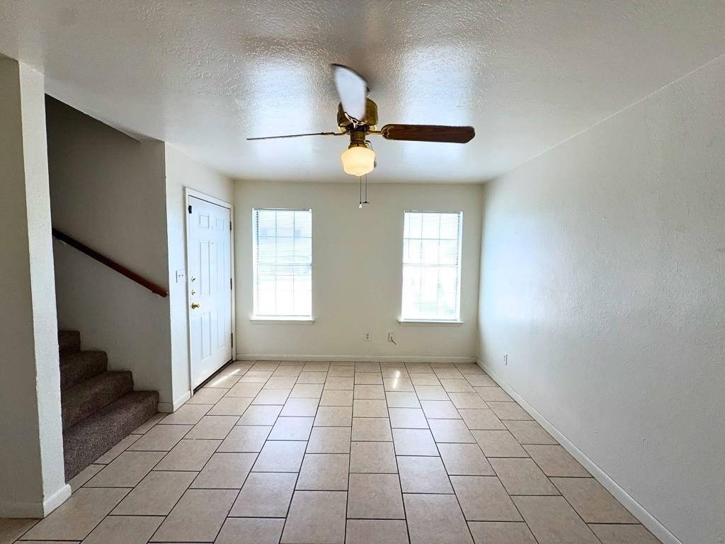 807 W Walnut Street C2 Property Photo 2