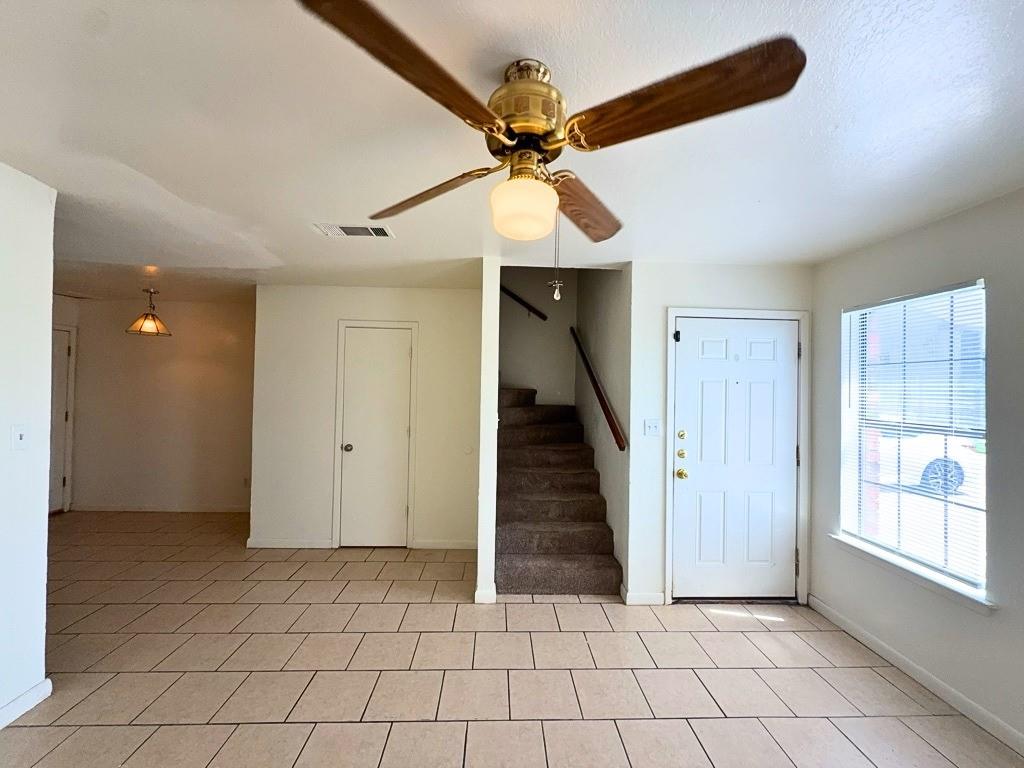 807 W Walnut Street C2 Property Photo 3