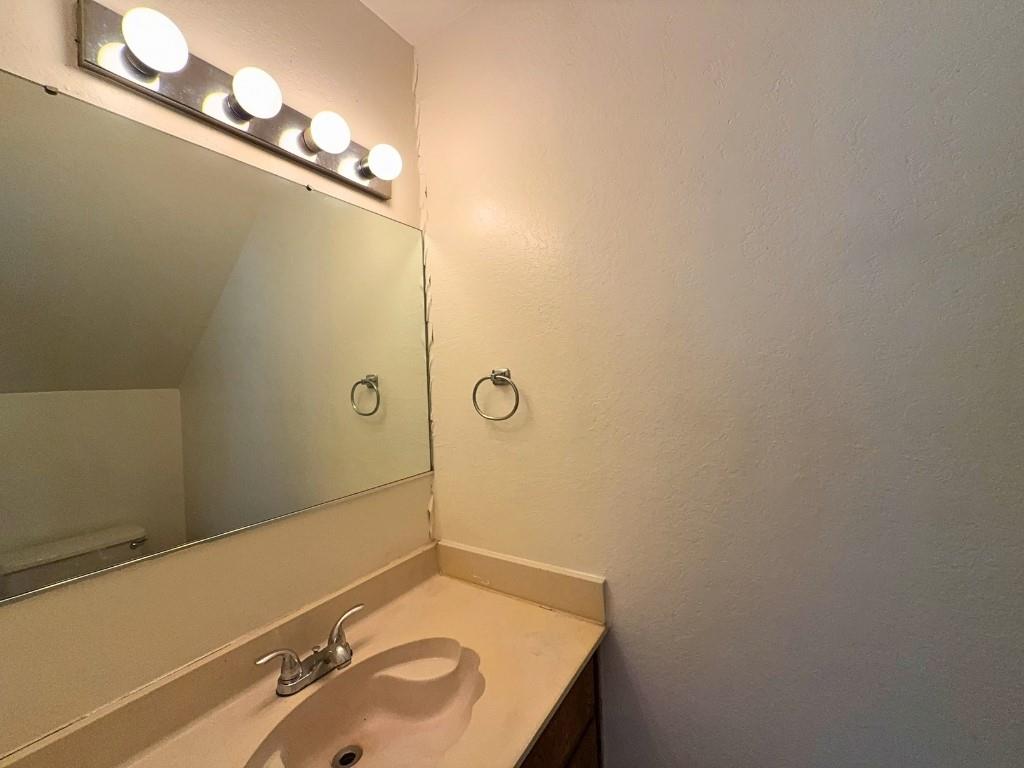 807 W Walnut Street C2 Property Photo 18