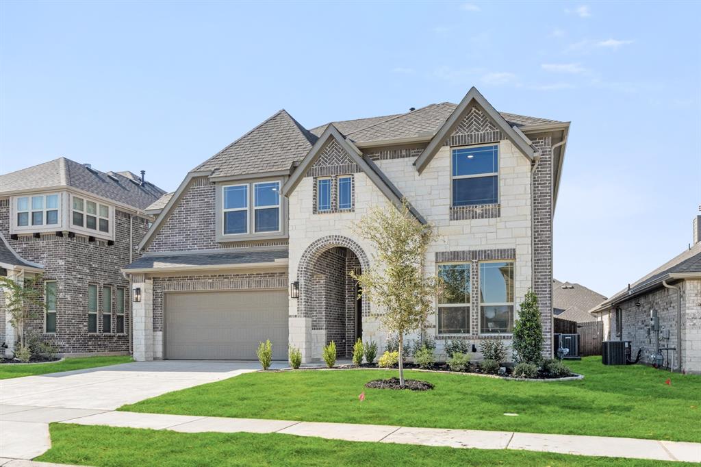 1040 Snowy Owl Drive Property Photo 3