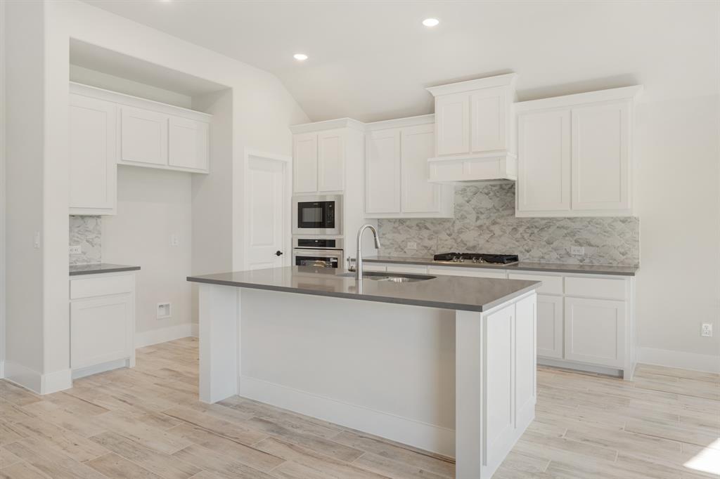 1040 Snowy Owl Drive Property Photo 10