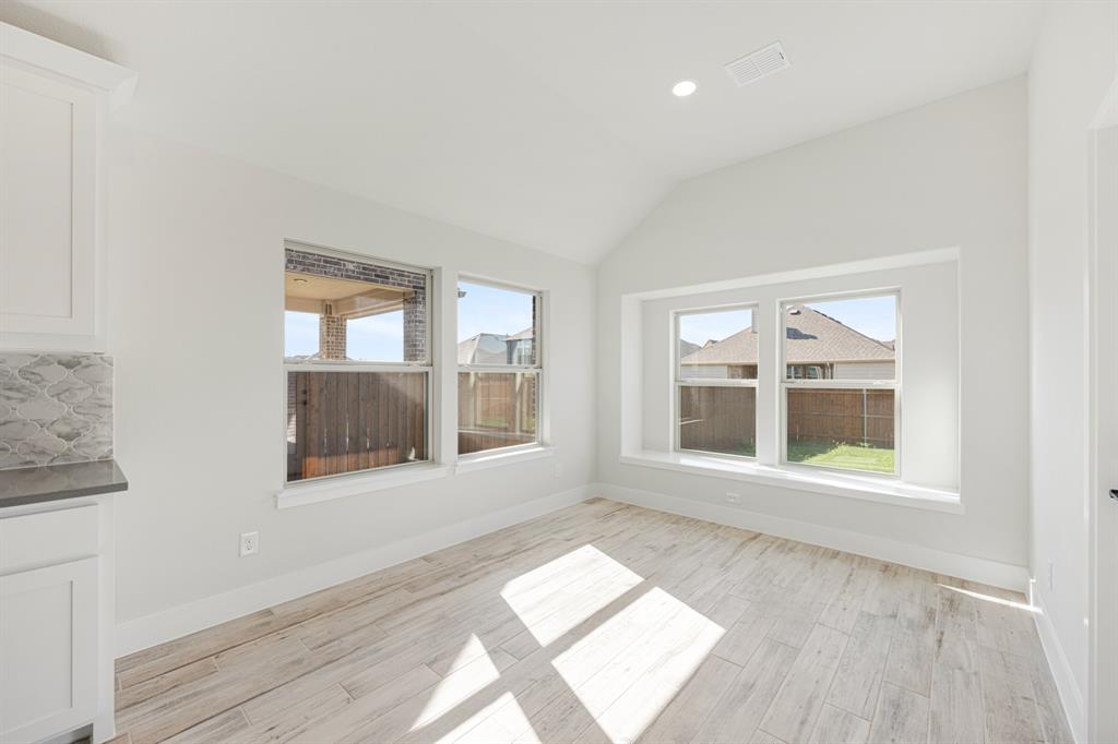 1040 Snowy Owl Drive Property Photo 11