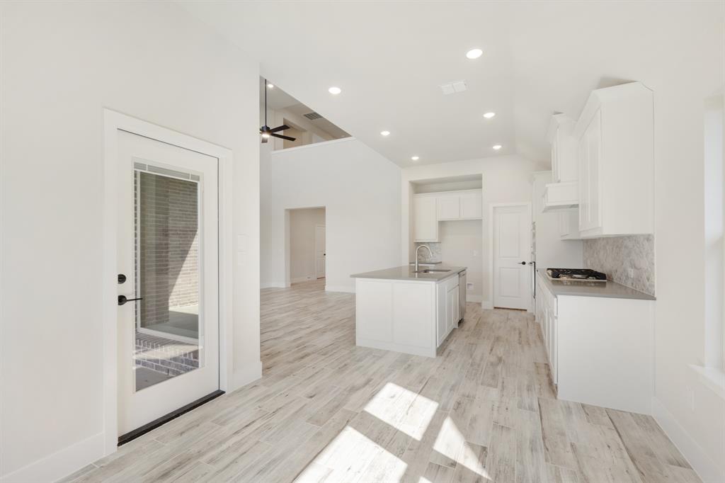 1040 Snowy Owl Drive Property Photo 12