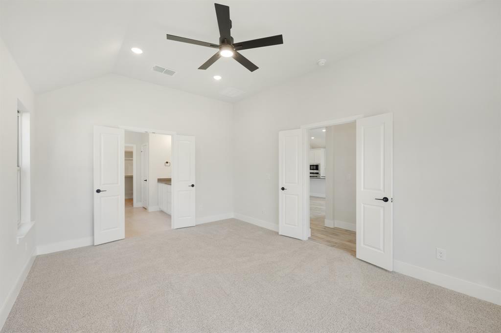 1040 Snowy Owl Drive Property Photo 15