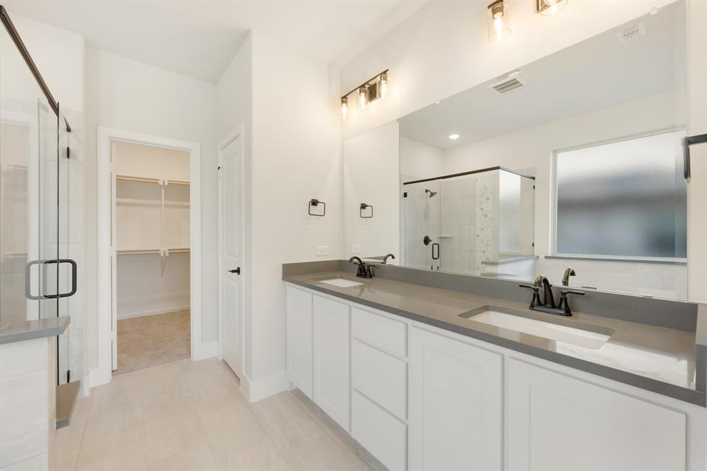 1040 Snowy Owl Drive Property Photo 16