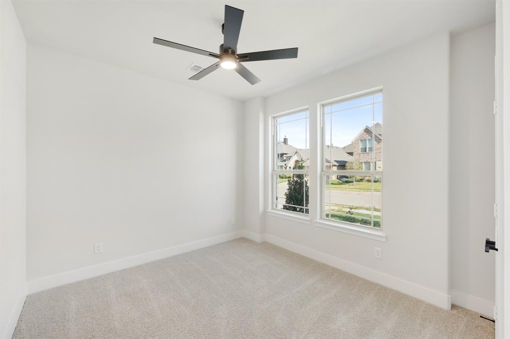 1040 Snowy Owl Drive Property Photo 19