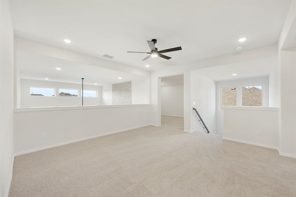 1040 Snowy Owl Drive Property Photo 21