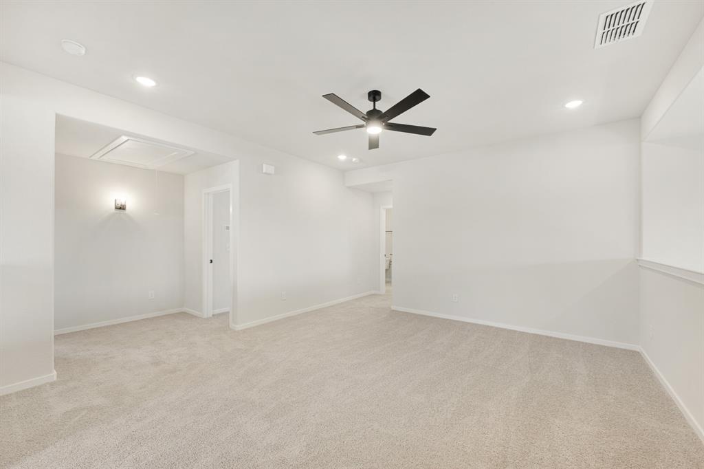1040 Snowy Owl Drive Property Photo 23