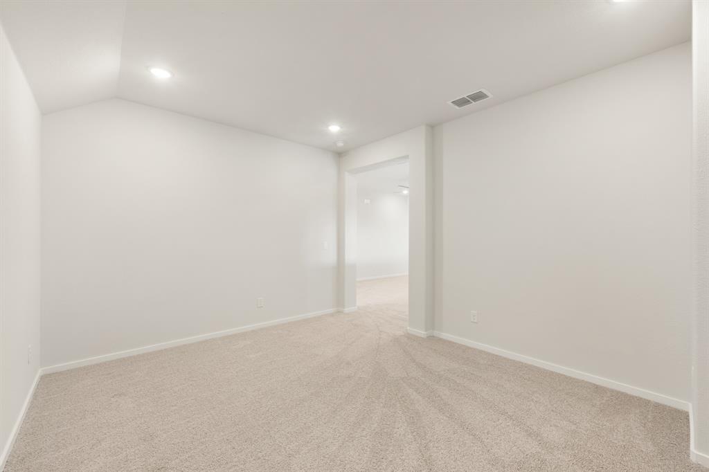 1040 Snowy Owl Drive Property Photo 25