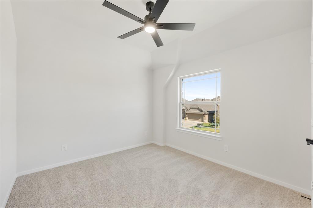 1040 Snowy Owl Drive Property Photo 26