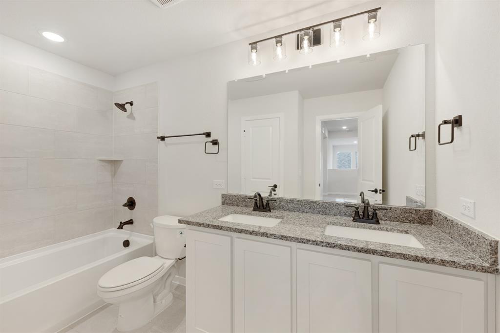 1040 Snowy Owl Drive Property Photo 30