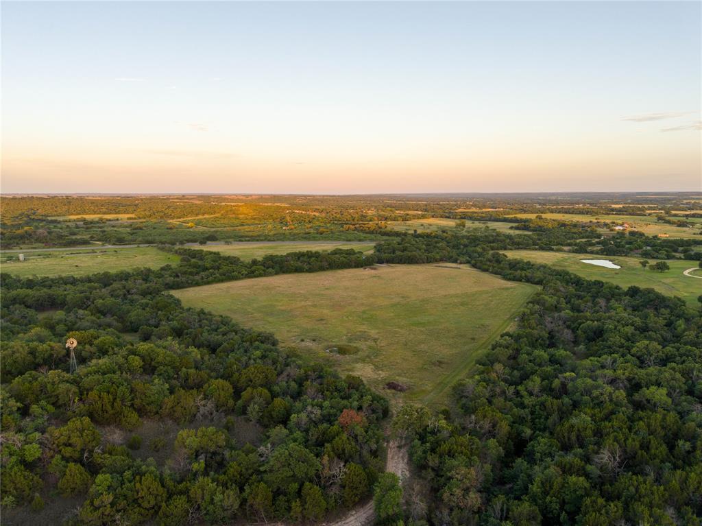 28205 N Us Highway 281 Property Photo 2