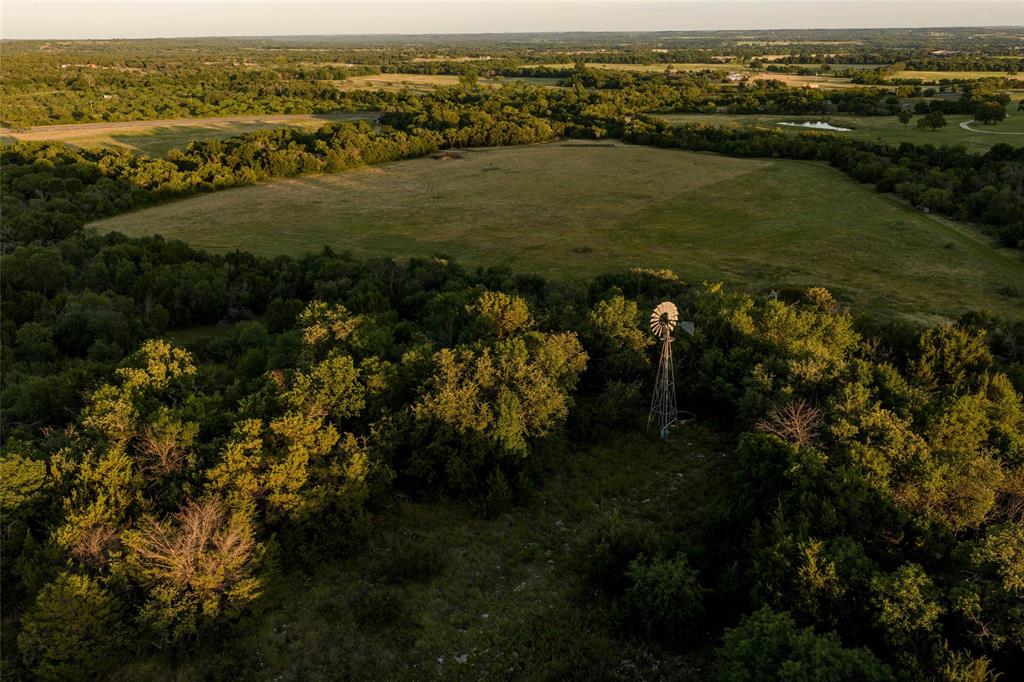 28205 N Us Highway 281 Property Photo 3