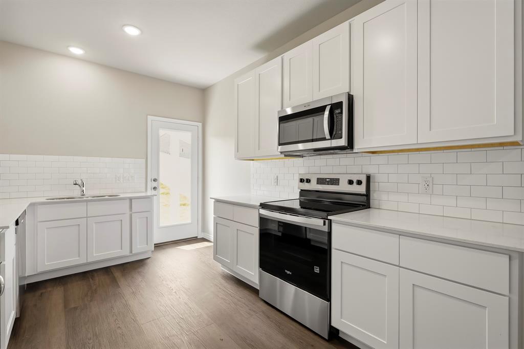 1707 Romans Road Property Photo 4
