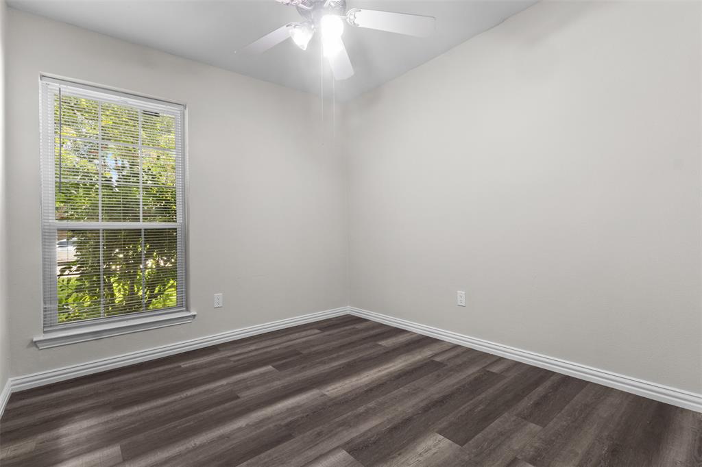 1065 Sunset Circle Property Photo 16