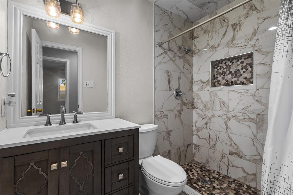 1065 Sunset Circle Property Photo 17