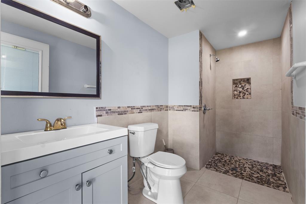 1065 Sunset Circle Property Photo 21