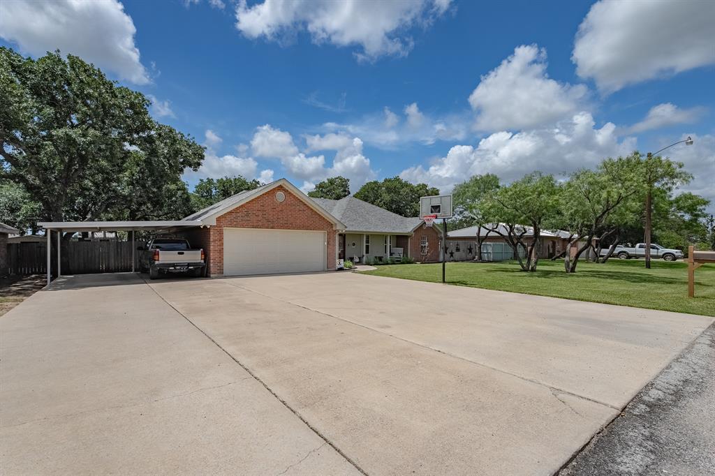 1113 Devin Drive Property Photo 4