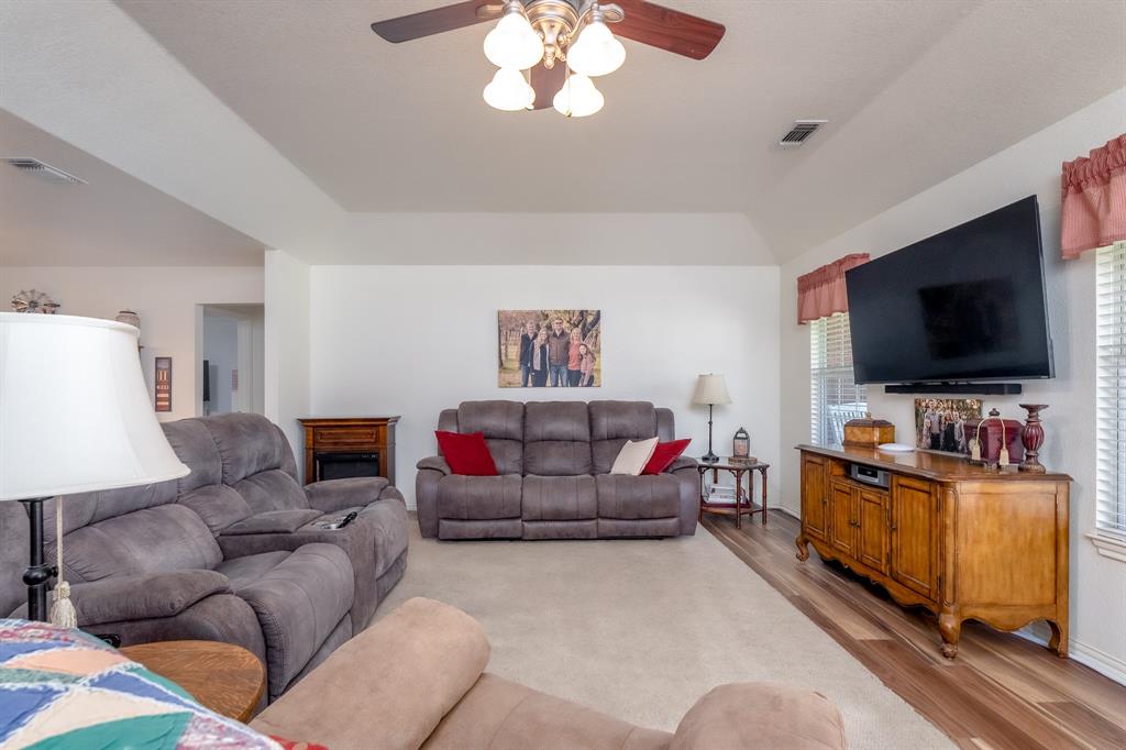 1113 Devin Drive Property Photo 10