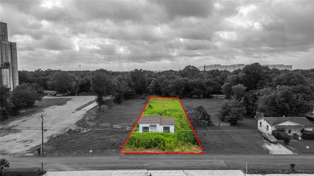 1102 Katy Street Property Photo 2