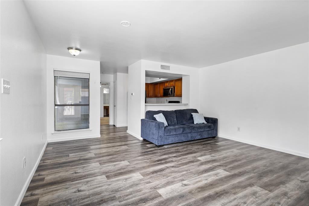 9831 Walnut Street 113 Property Photo 6