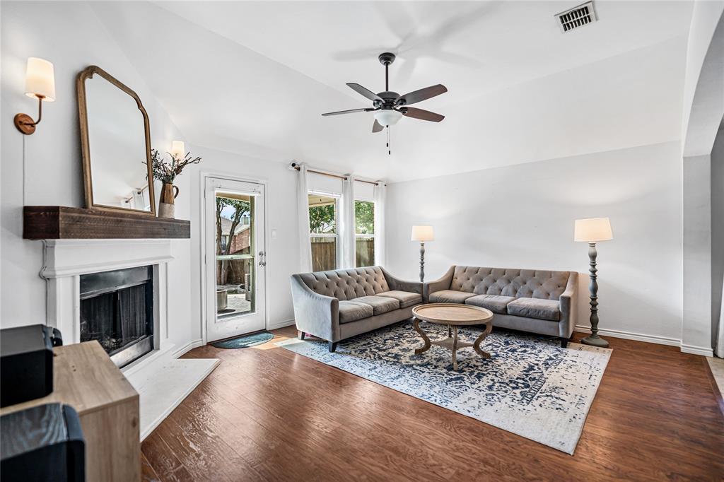 1824 Barton Springs Drive Property Photo 11