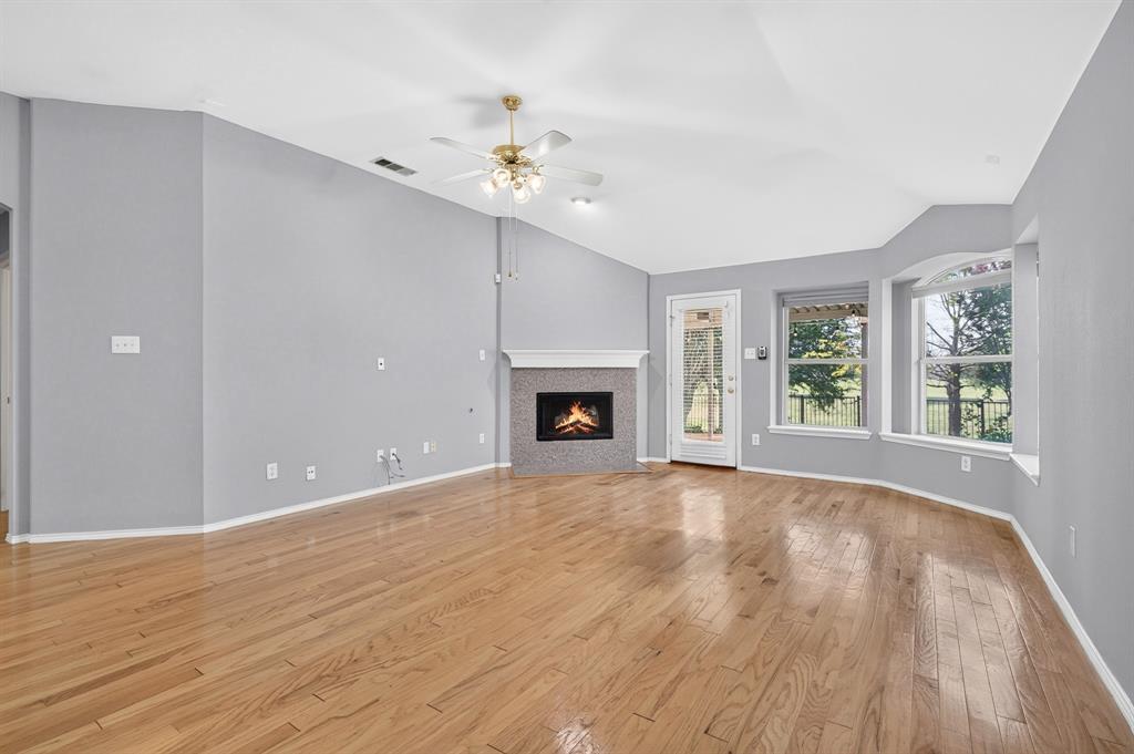 5016 San Jacinto Drive Property Photo 3