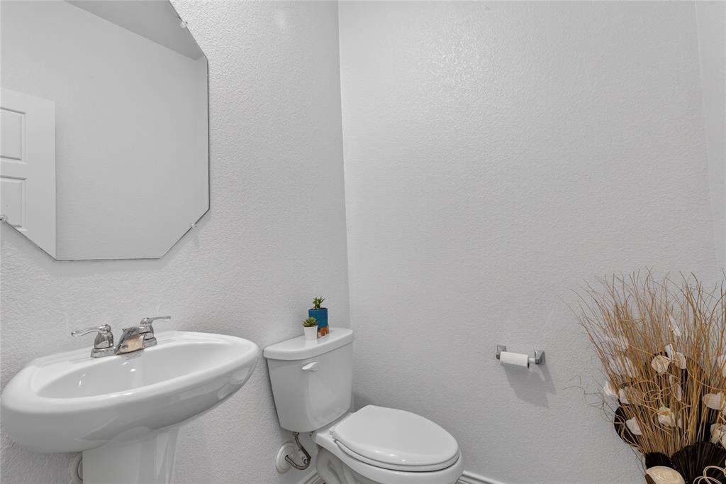 6404 Cheshire Street Property Photo 18