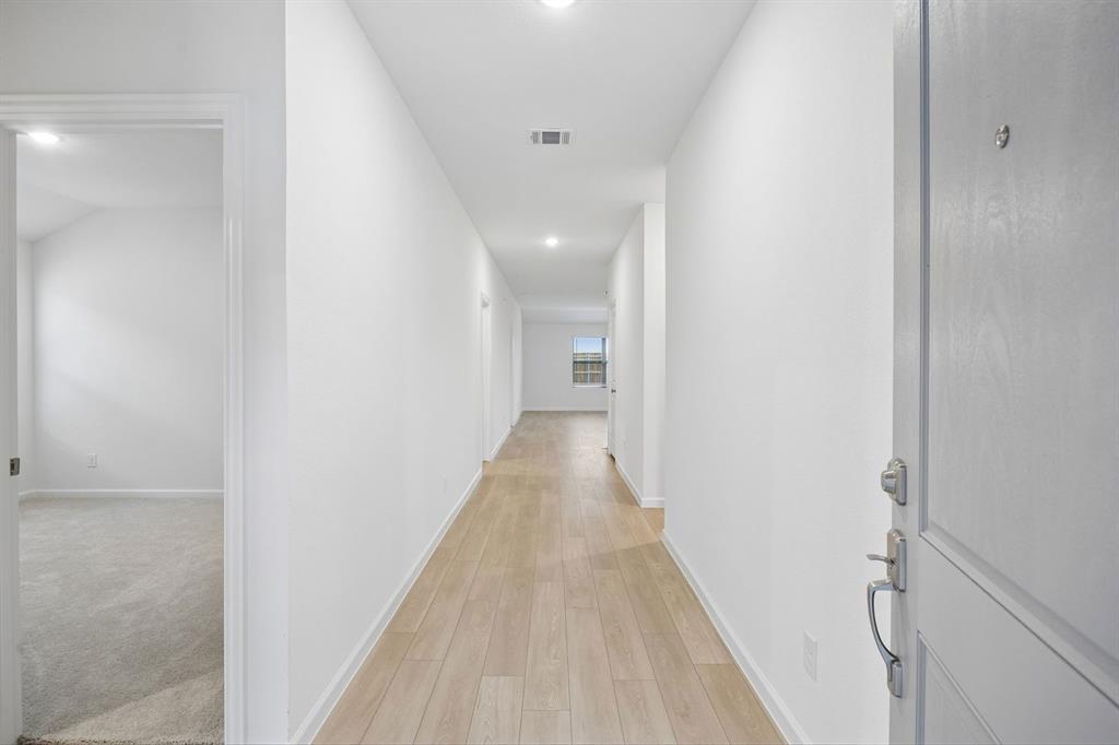 2525 Canadian Way Property Photo 3