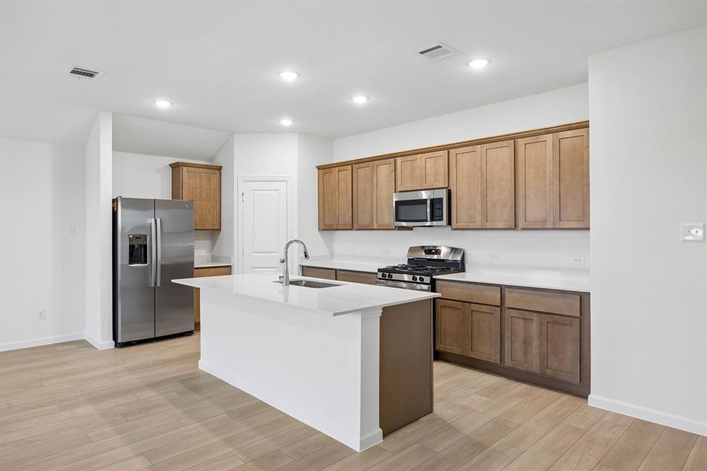 2525 Canadian Way Property Photo 6
