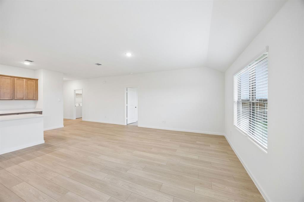 2525 Canadian Way Property Photo 8