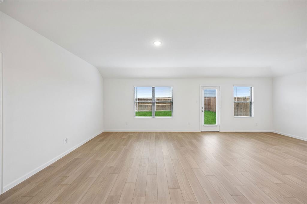 2525 Canadian Way Property Photo 9