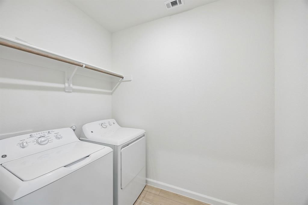 2525 Canadian Way Property Photo 10