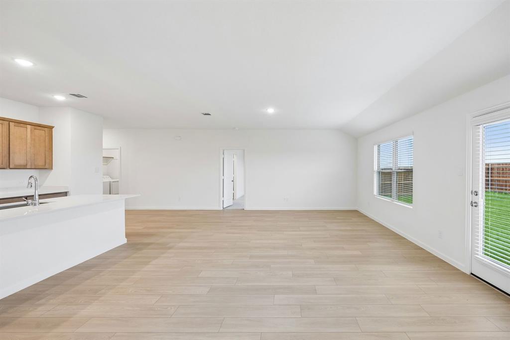 2525 Canadian Way Property Photo 13